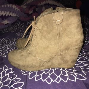 Heeled suede boots size 7.5